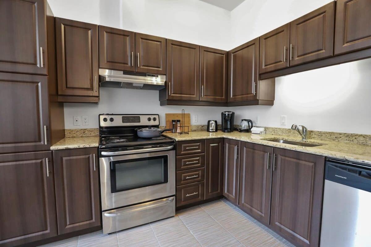 M11 The Star Wars Suite 3Br Downtown مونتريال المظهر الخارجي الصورة
